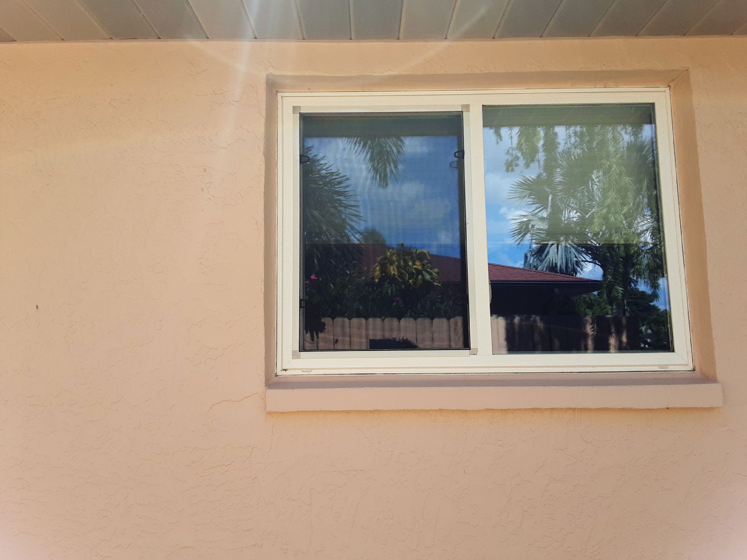 Hurricane Protection - Impact-Resistant Bedroom Windows | Sun Control
